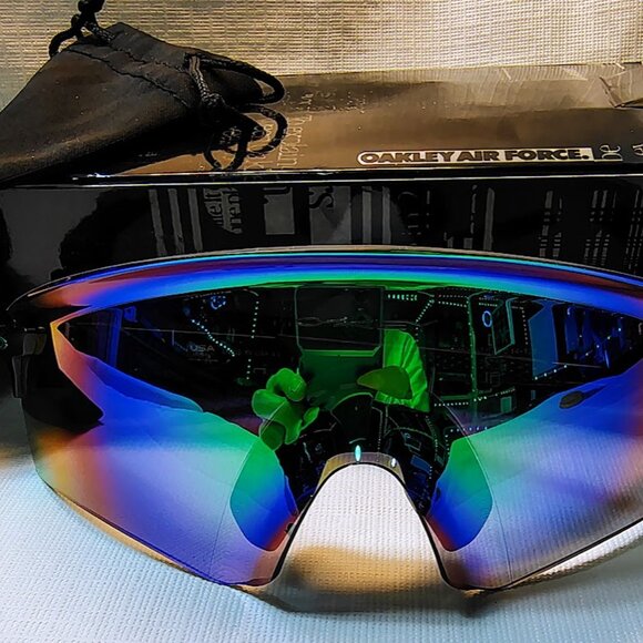 OAKLEY AIR FORCE - WRAP AROUNDS- BRAND NEW- REG $175! - Picture 1 of 5